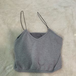 grey tank top
